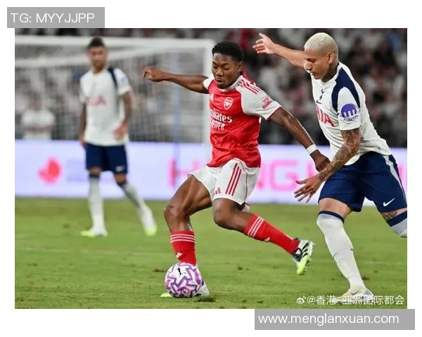 39岁足球球星再掀热潮拼搏精神点燃赛场激情 39岁足球球星再掀热潮拼搏精神点燃赛场激情