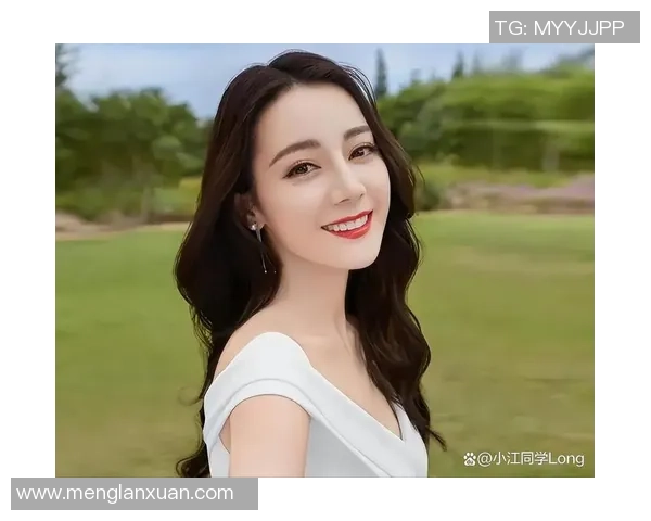 某足球巨星公开表示喜欢迪丽热巴引发热议粉丝纷纷猜测两人关系内幕