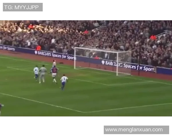 超帅年轻足球球星风采瞬间 展现无与伦比的球场魅力与青春活力